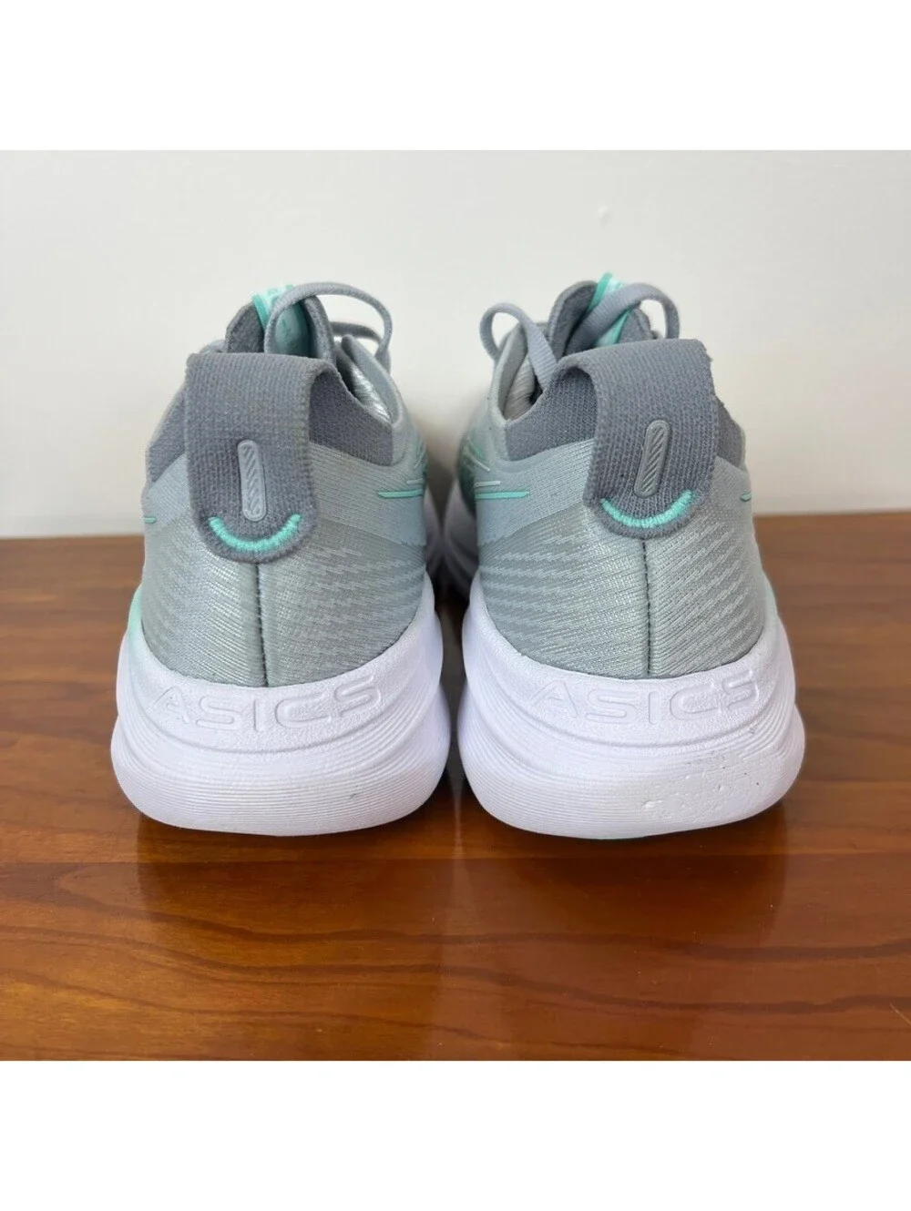 ASICS Gel-Nimbus 27 Wide Womens 5.5 Gray Mint Running Shoes NWOT